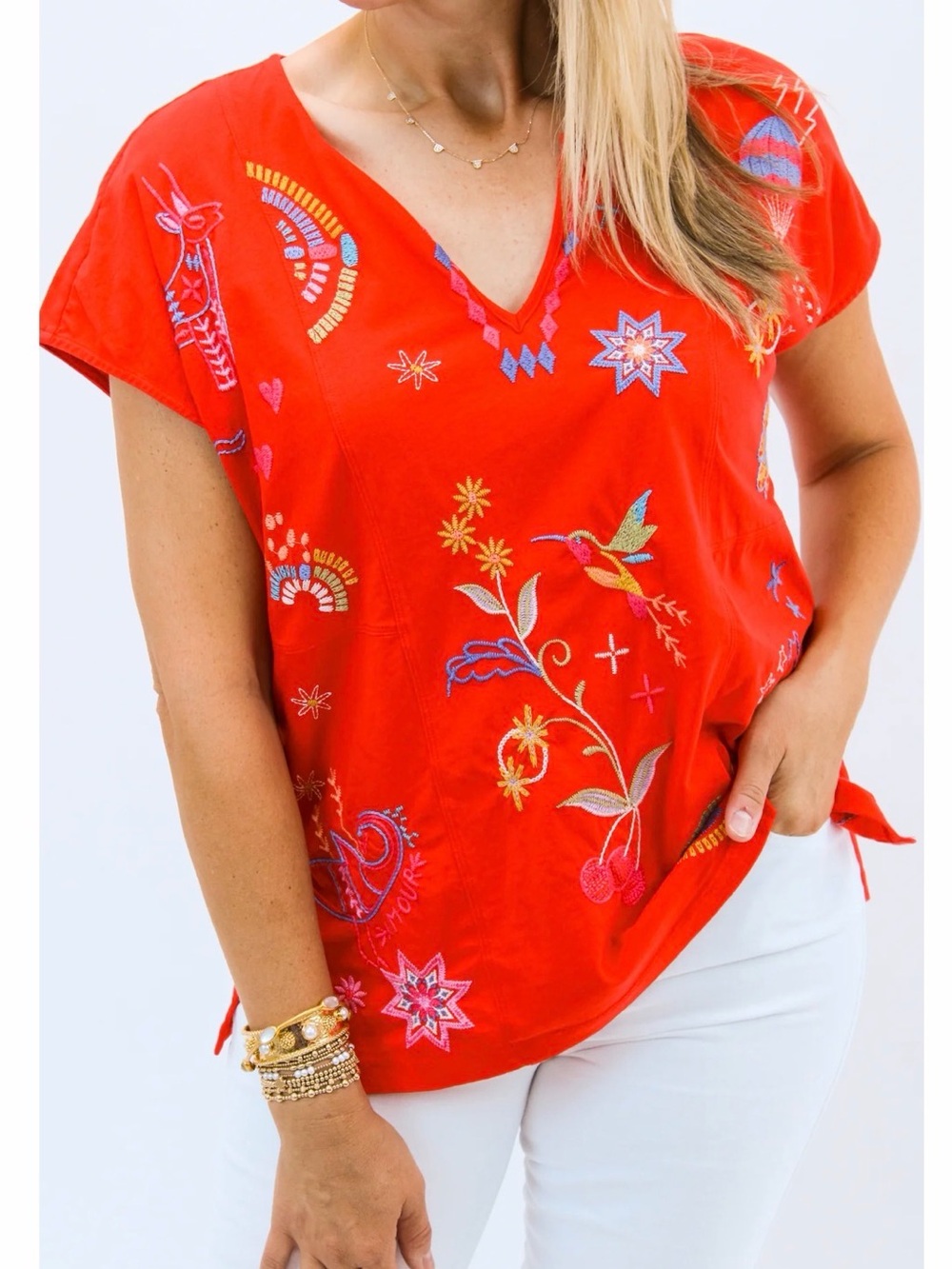 Johnny Was Easy Paneled Red Embroidered V-Neck Short Sleeve Tee